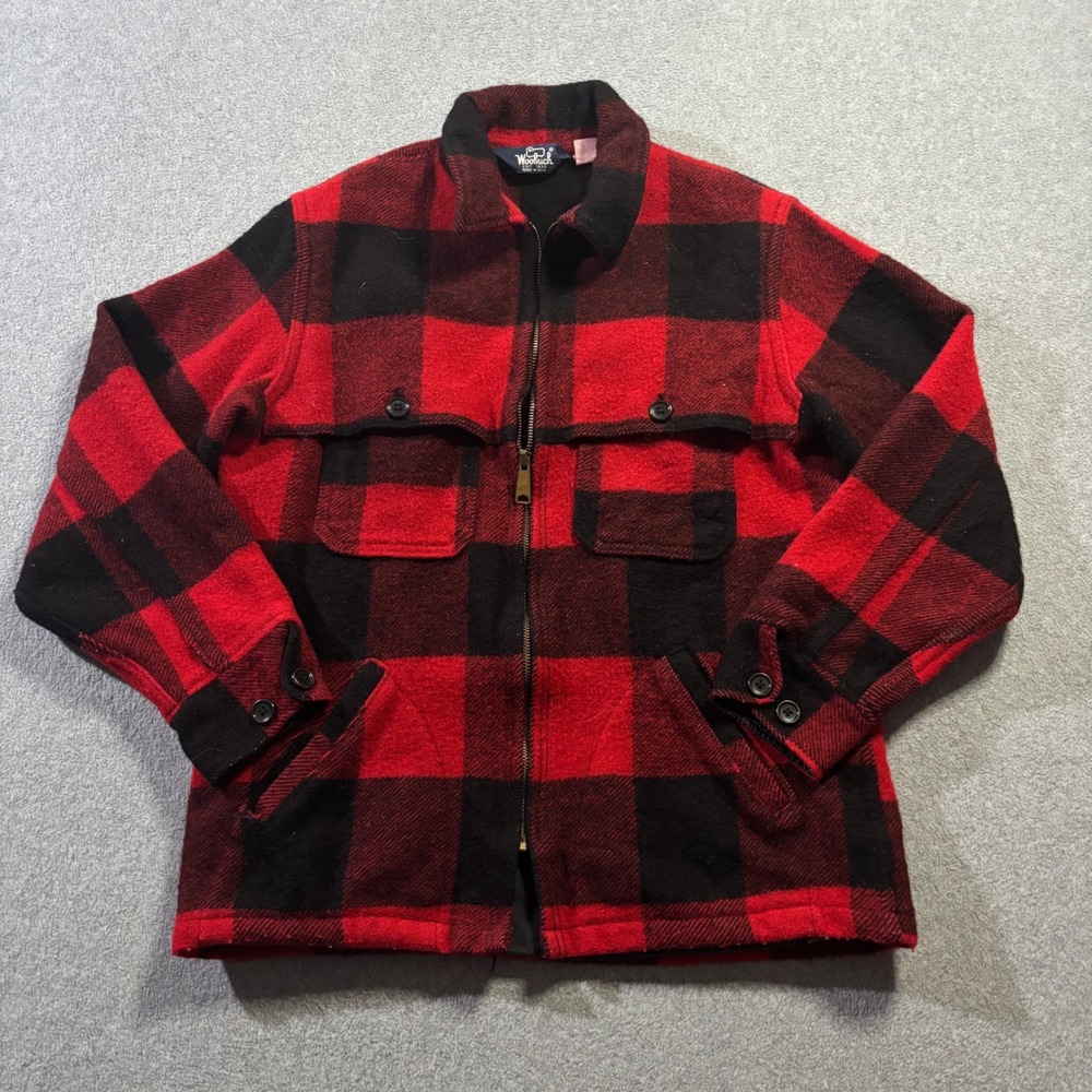 Woolrich Buffalo Plaid Wool Jacket Mens Medium Red Black Vintage Caped Hunting